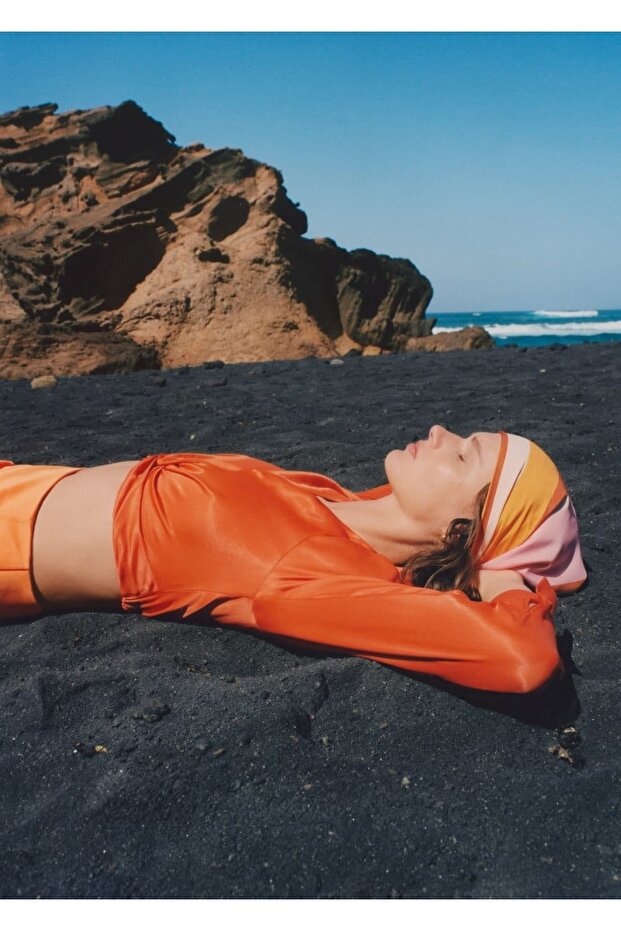 Kısa Saten Bluz - 6