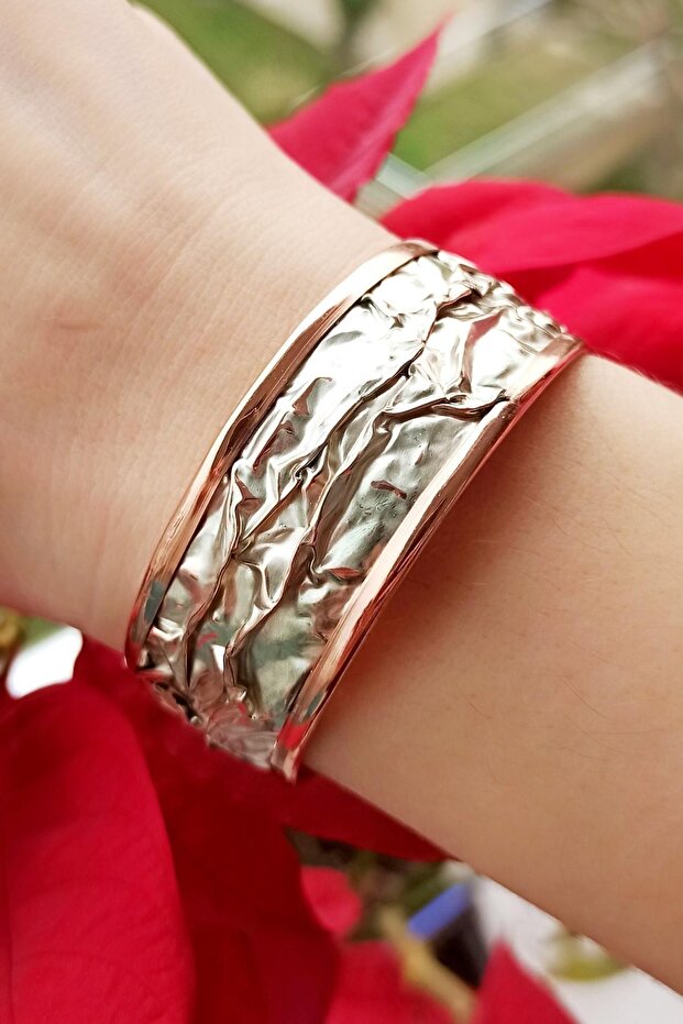 Grey Color Relief Pattern Shaped Handmade Adjustable Copper Women's Bracelet