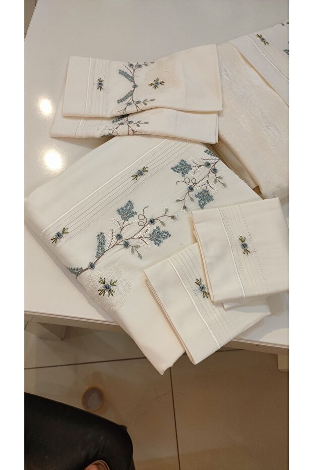 El Işi Iğne Oyalı, Rokokolu Ve Nakış Işlemeli Pike Ve Nevresim Setimiz 7 Parçadan Oluşmaktadır.. - 3