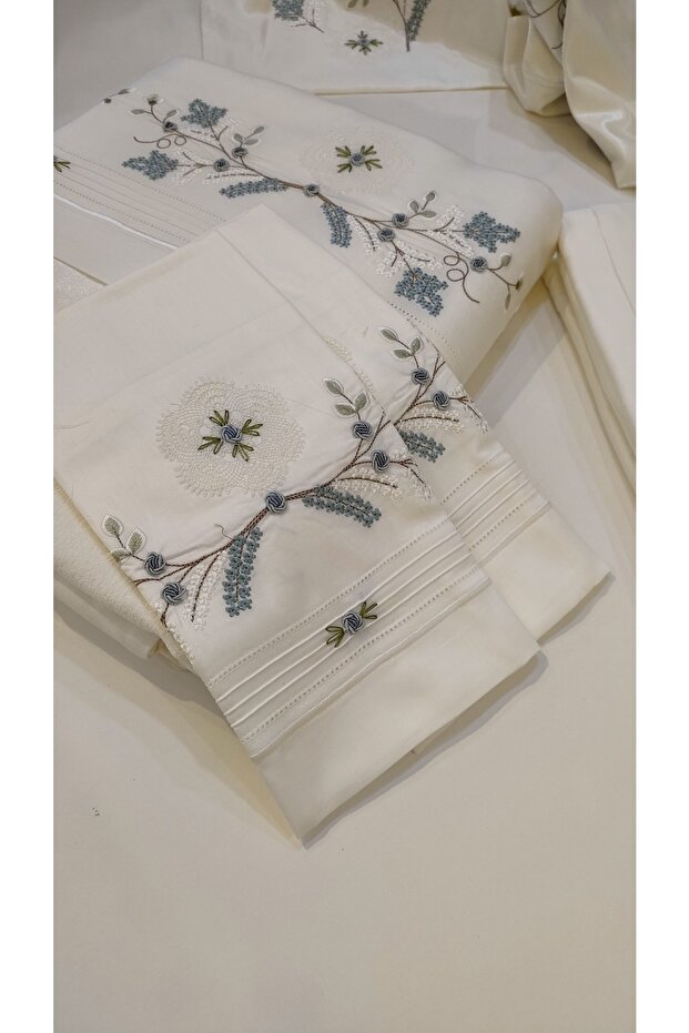 El Işi Iğne Oyalı, Rokokolu Ve Nakış Işlemeli Pike Ve Nevresim Setimiz 7 Parçadan Oluşmaktadır.. - 8