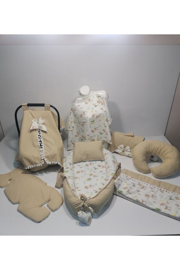مجموعة Babynest مكونة من 10 قطع مع غزال المنك