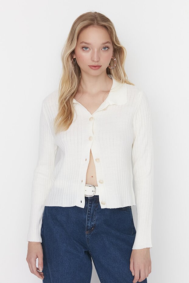 Dzianinowy kardigan polo w kolorze ecru TWOAW23HI00143 - 2