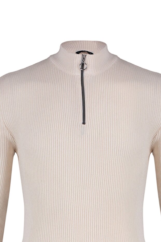 Ecrufarbener, gerippter Baumwollpullover – schmale Passform, halber Rollkragenpullover mit Reißverschluss TMNAW20KZ1034 - 7