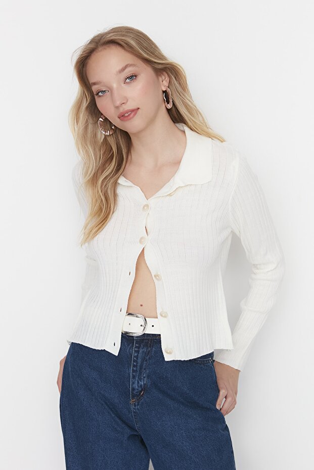 Dzianinowy kardigan polo w kolorze ecru TWOAW23HI00143 - 1