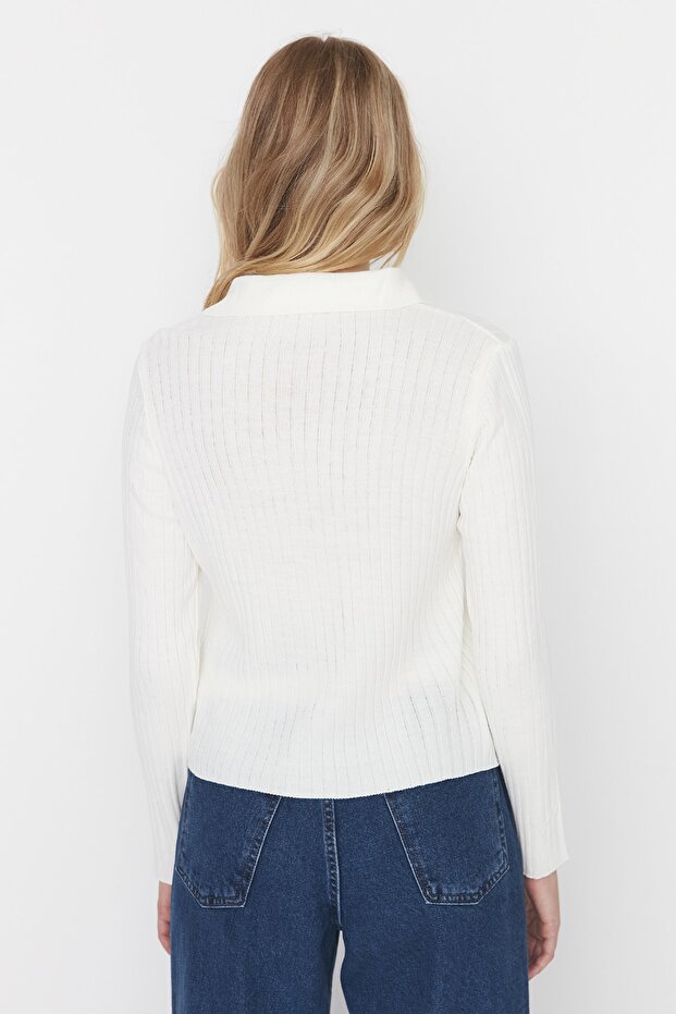 Dzianinowy kardigan polo w kolorze ecru TWOAW23HI00143 - 5