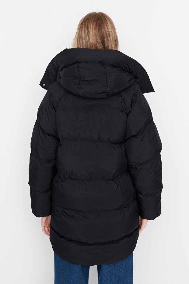 Siyah Oversize Kalıp Kapüşonlu Su İtici Şişme Mont TWOAW23MO00193 - 9