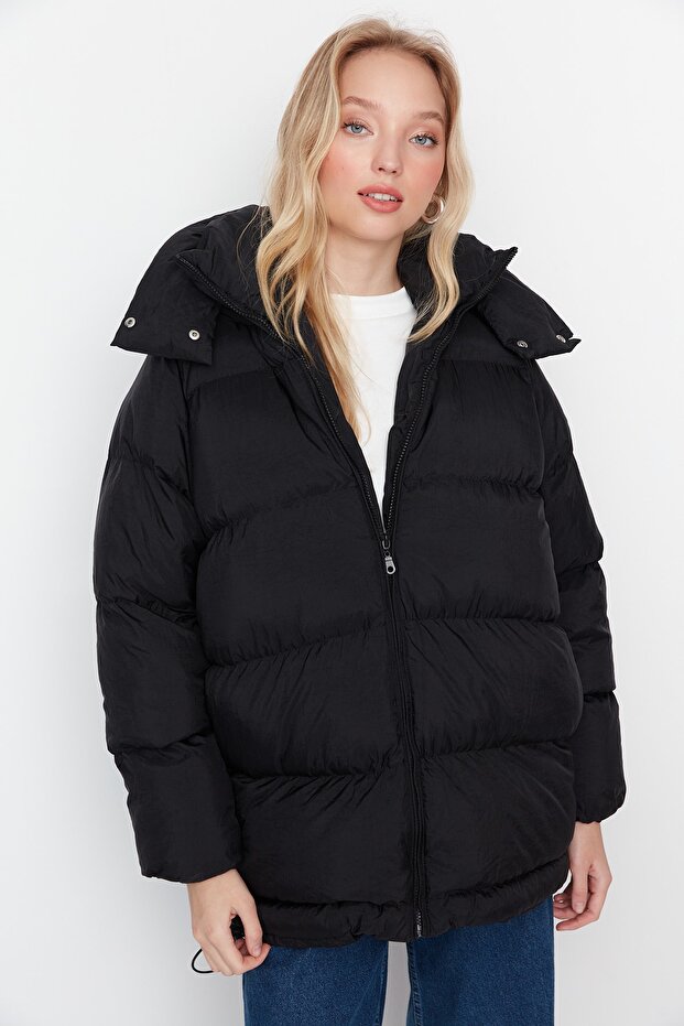 Siyah Oversize Kalıp Kapüşonlu Su İtici Şişme Mont TWOAW23MO00193 - 6