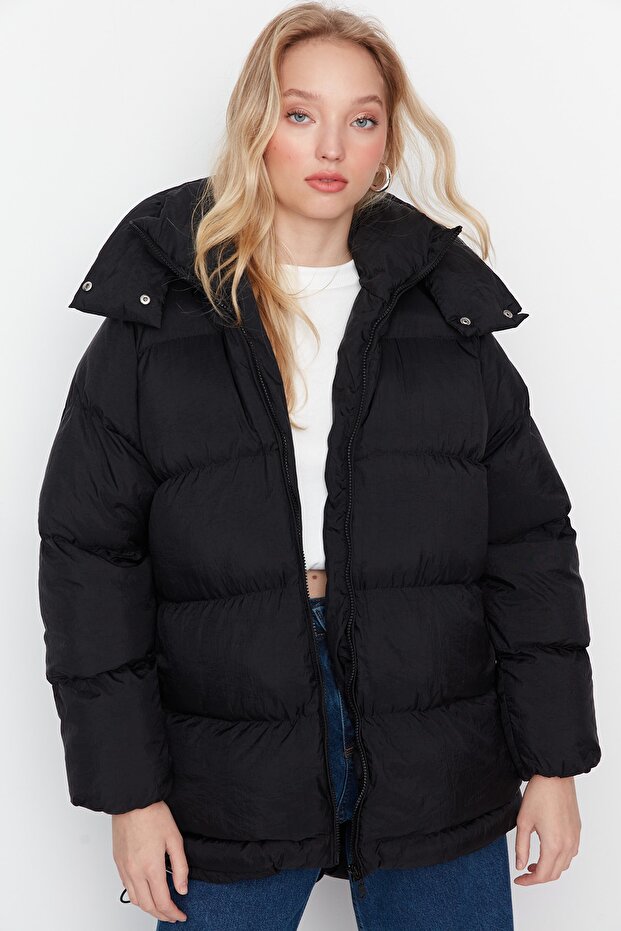 Siyah Oversize Kalıp Kapüşonlu Su İtici Şişme Mont TWOAW23MO00193 - 5
