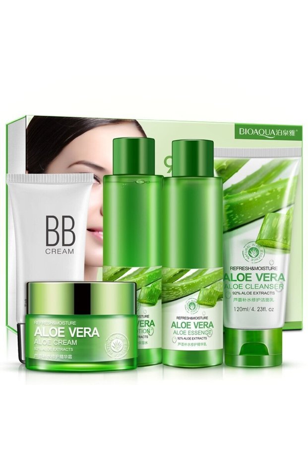 7-Piece Soothing Moisturizing Skin Care Set with Aloe Vera 7 Pieces