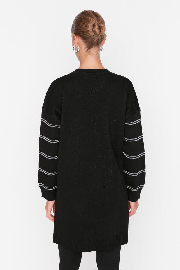 Czarny, długi sweter z lureksu TCTAW22AK0129 - 5