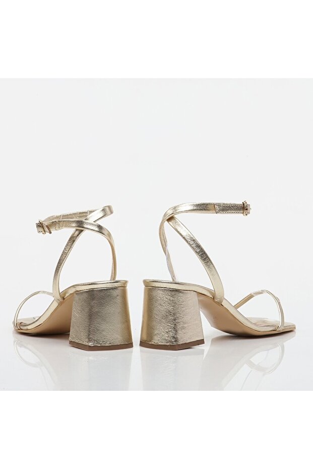 Arany valódi bőrből készült női sarkú szandál - 3