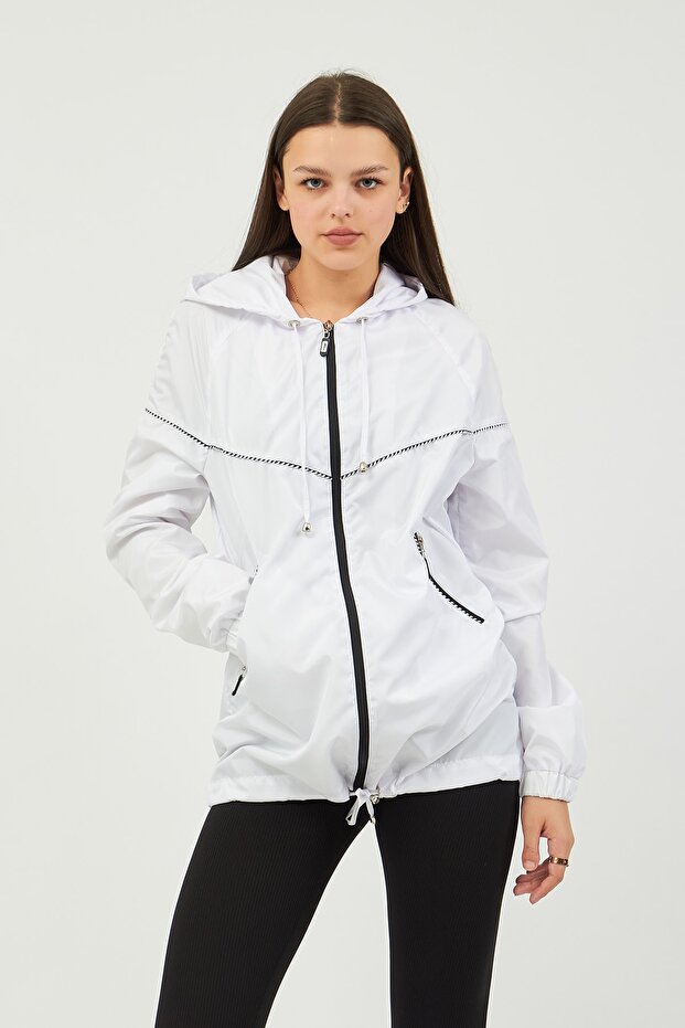 Beyaz Yağmurluk - 2