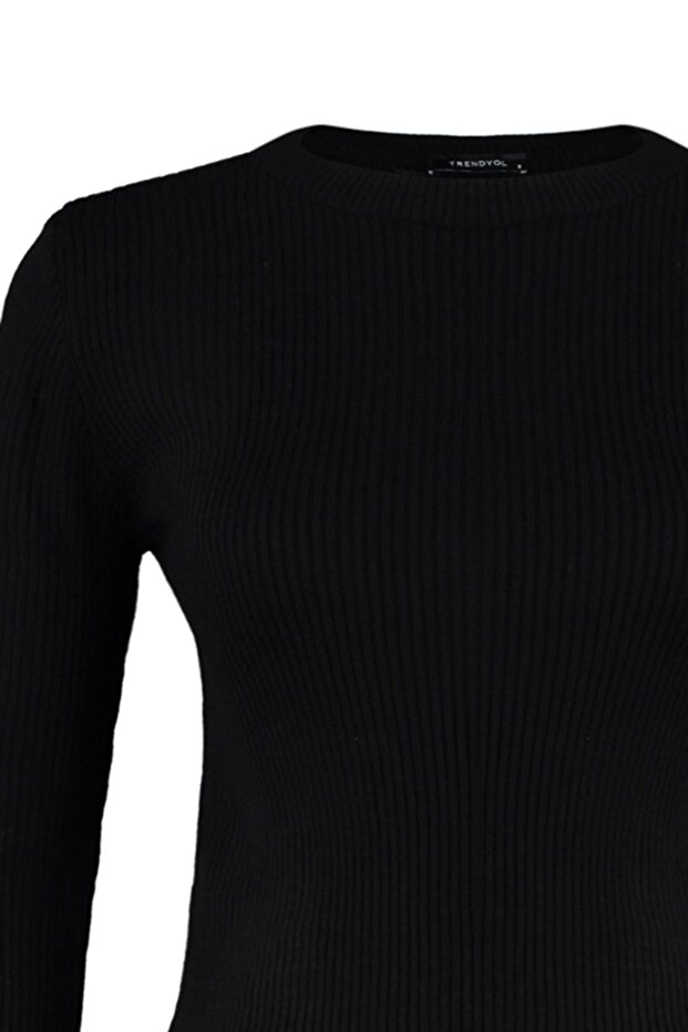 Czarny sweterek basic ze sznurkiem TWOAW22KZ1708 - 7