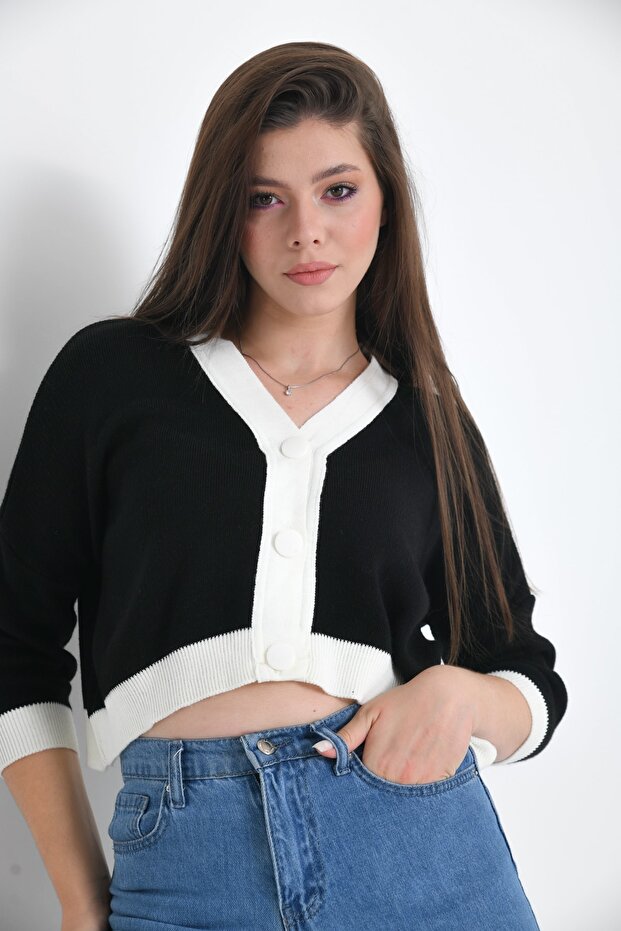 Women's Buttoned Knitwear Crop Oversize Cardigan
