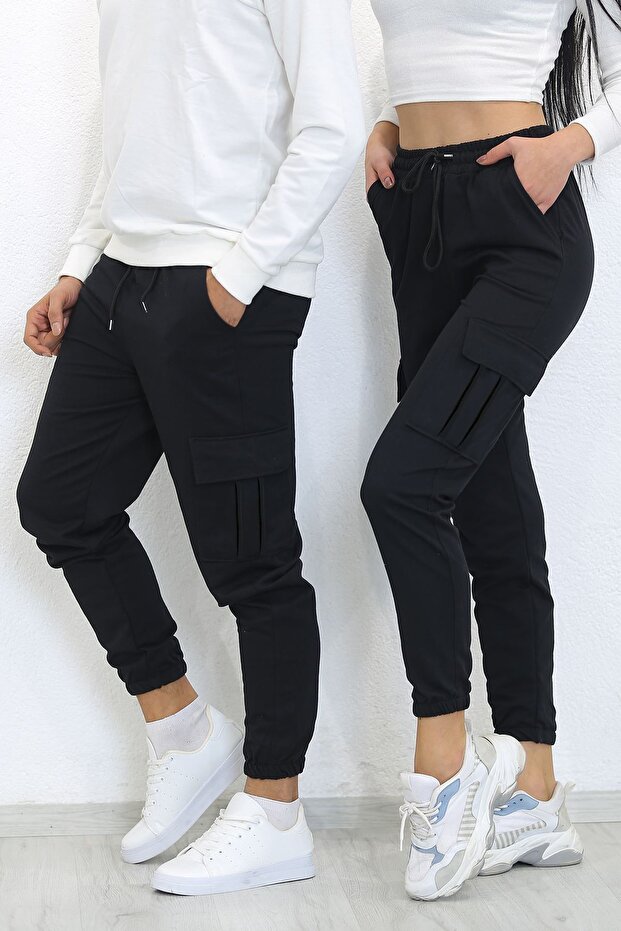 بنطال رياضي Slimfit باللون الأسود للجنسين مع أرجل مطاطية بجيب كارجو