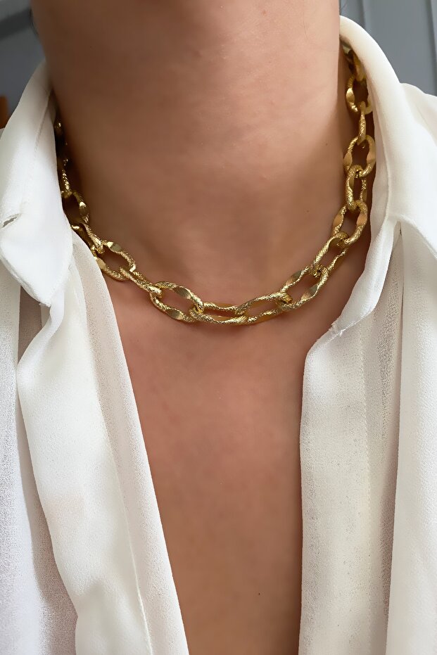 Crushed Textured Chain Classic Necklace