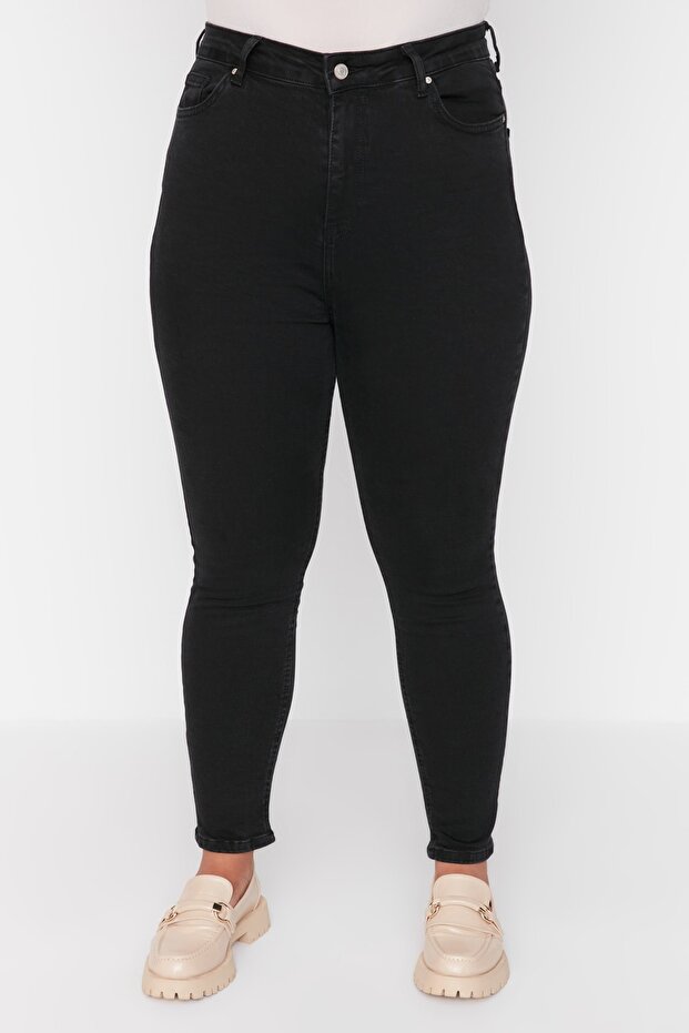 Siyah Yüksek Bel Dar Paça Esnek Skinny Büyük Beden Jeans TBBAW23CJ00032 - 3
