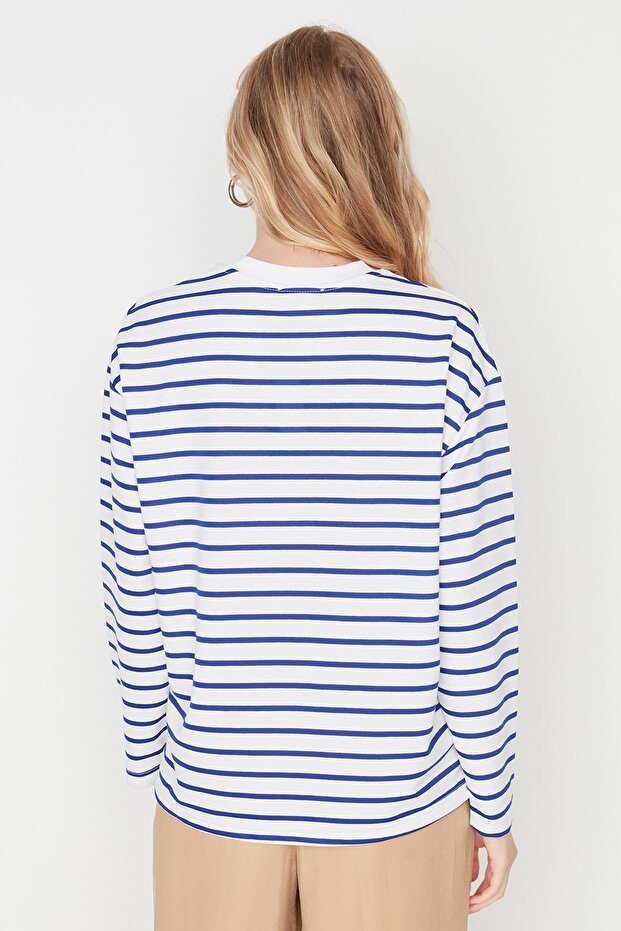 Beyaz Çizgili Oversize/Geniş Kesim Bisiklet Yaka İnce Örme Sweatshirt TWOAW23SW00326 - 7