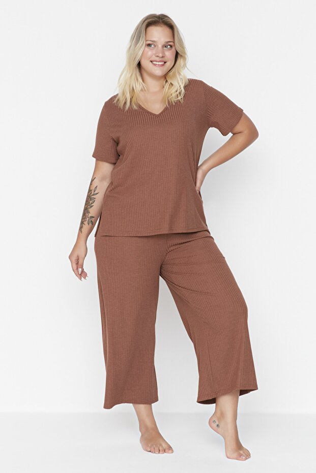 Kahverengi Fitilli V Yaka Capri Boy Örme Pijama Takımı TBBSS22PT0237 - 2