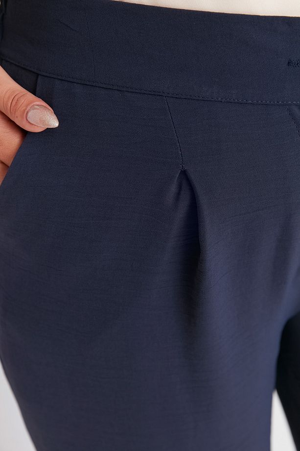 Lacivert Lastikli Yüksek Bel Pileli Wide Leg Dokuma Pantolon TBBSS22PL0448 - 10