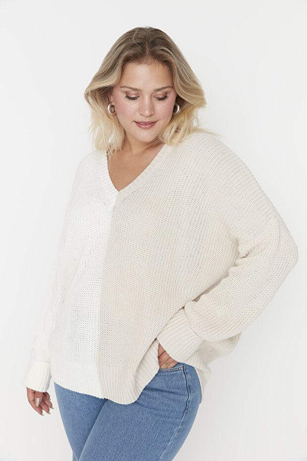 Beiger Strickpullover mit V-Ausschnitt und Farbblockdesign TBBAW23AN00062 - 1
