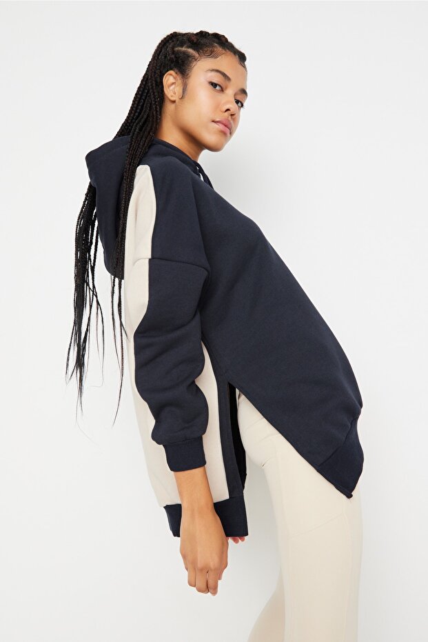 Lacivert Pamuklu Renk Bloklu Geniş Kalıp İçi Polarlı Örme Spor Sweatshirt TWOSS22SW0074 - 1