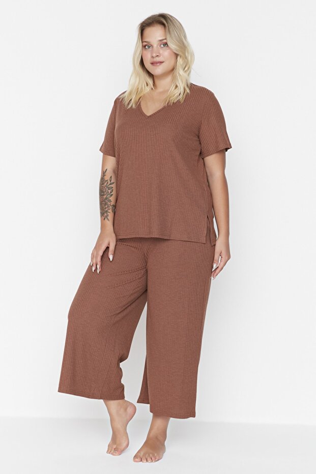 Kahverengi Fitilli V Yaka Capri Boy Örme Pijama Takımı TBBSS22PT0237 - 3