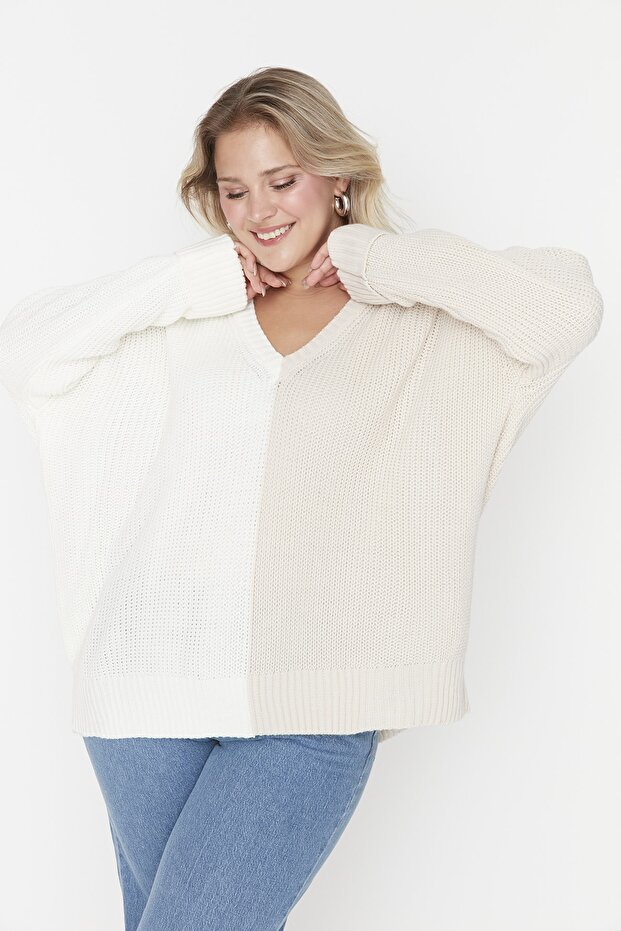 Beiger Strickpullover mit V-Ausschnitt und Farbblockdesign TBBAW23AN00062 - 2
