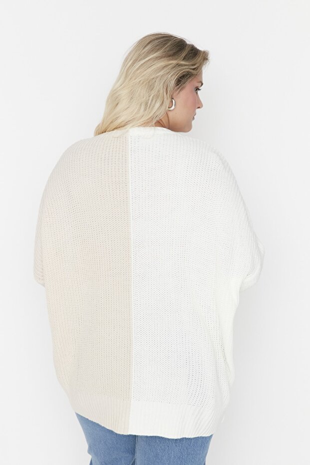 Beiger Strickpullover mit V-Ausschnitt und Farbblockdesign TBBAW23AN00062 - 5