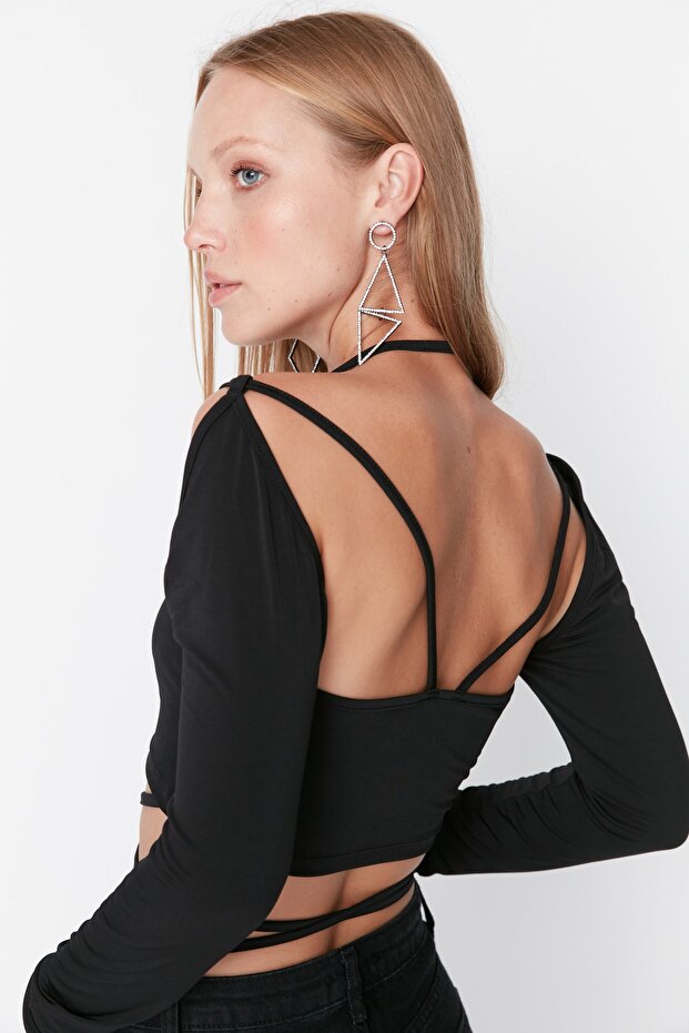 Siyah Biye Detaylı Bluz TPRAW23BZ00028 - 4