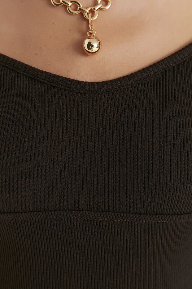 Kahverengi Dikiş Detaylı Fitted/Vücuda Oturan Crop Fitilli Esnek Örme Bluz TWOAW22BZ0530 - 4