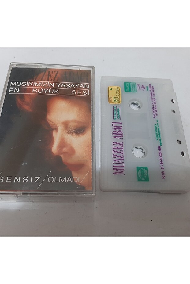 Muazzez Abacı Sensiz Olmadı Glass Print