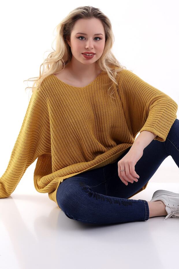V-Neck Oversize Sweater - 5