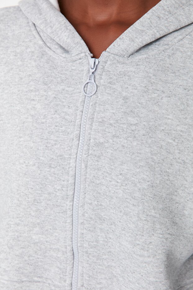 Gri Basic Fermuarlı Kapüşonlu Crop Kalın İçi Polarlı Örme Sweatshirt TWOAW20SW0660 - 4
