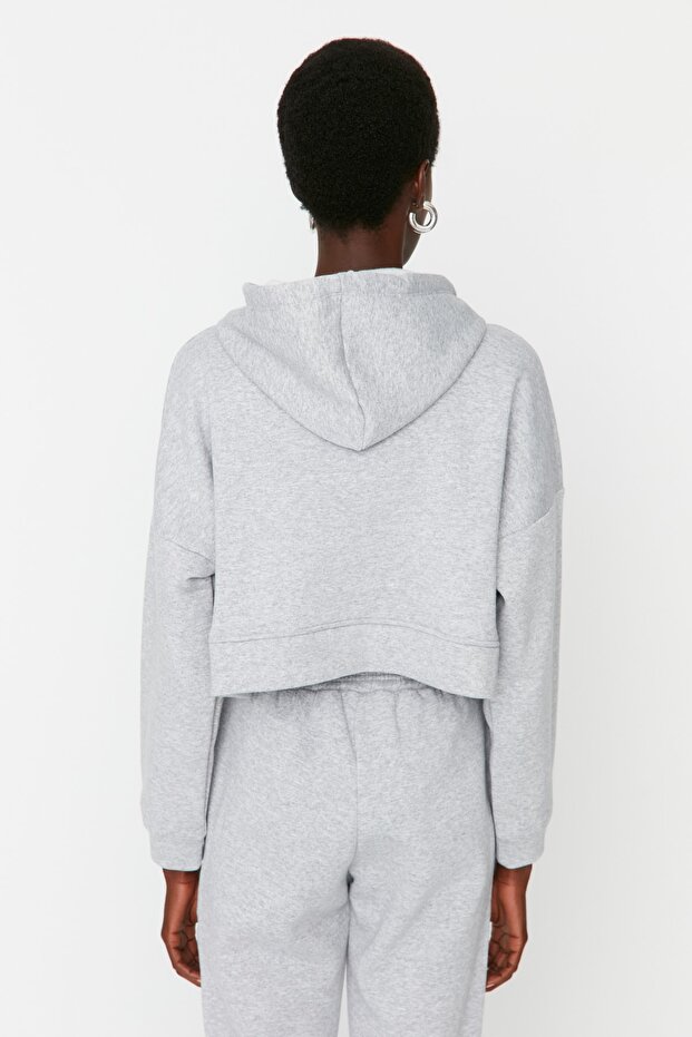 Gri Basic Fermuarlı Kapüşonlu Crop Kalın İçi Polarlı Örme Sweatshirt TWOAW20SW0660 - 5