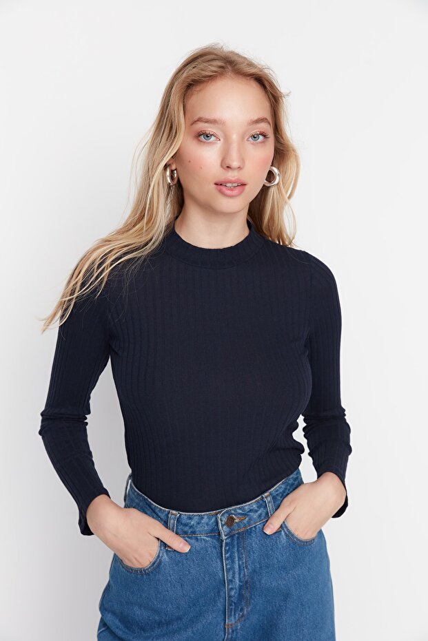 Lacivert Dik Yaka Fitilli Esnek Slim Fit Örme Bluz TWOAW20BZ0200 - 8