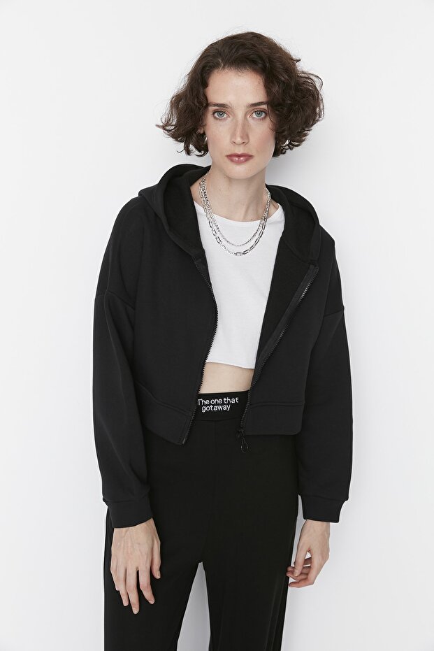 Siyah Basic Fermuarlı Kapüşonlu Crop Kalın İçi Polarlı Örme Sweatshirt TWOAW20SW0660 - 1