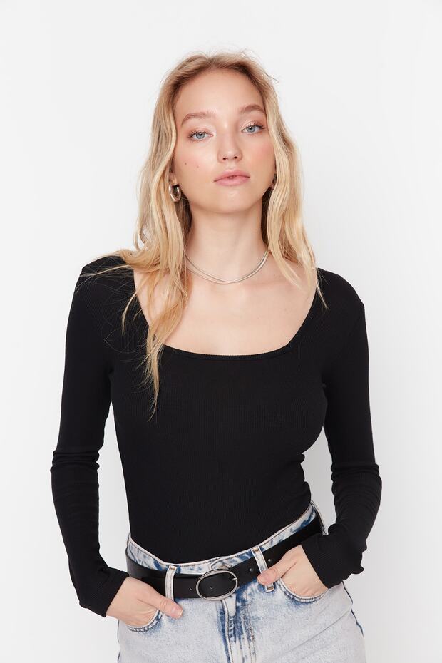 Siyah Kare Yaka Uzun Kollu Fitilli Esnek Çıtçıtlı Örme Body TWOAW21BD0022 - 2