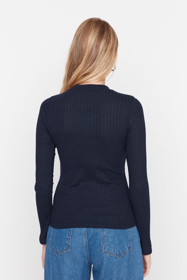 Lacivert Dik Yaka Fitilli Esnek Slim Fit Örme Bluz TWOAW20BZ0200 - 11