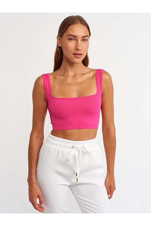 3540 توب قصير بأشرطة فوشيا