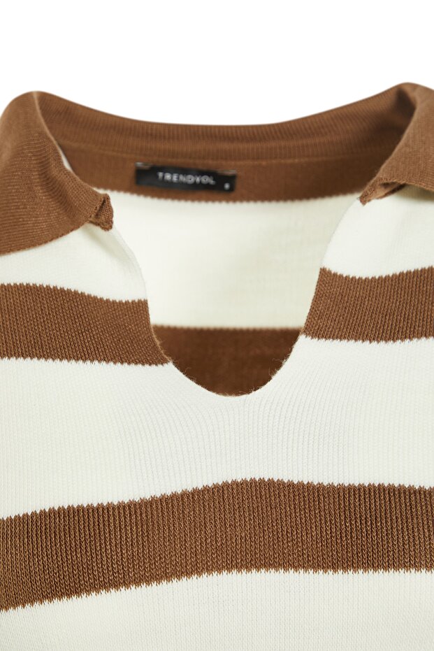 Langer, dicker Strickpullover – Hellbraun, Basic gestreift - 8