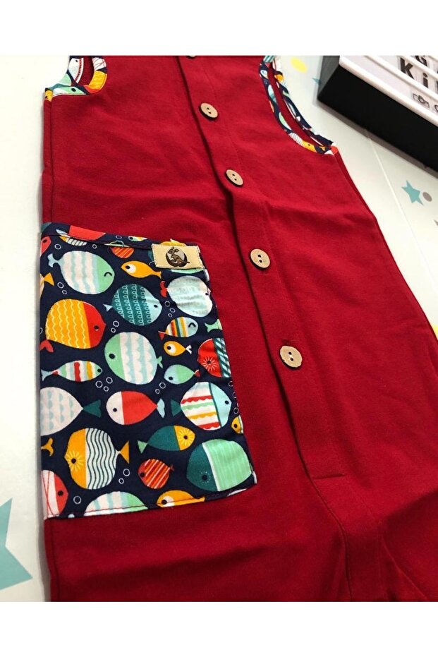 بذلة الصيف الحمراء - 1