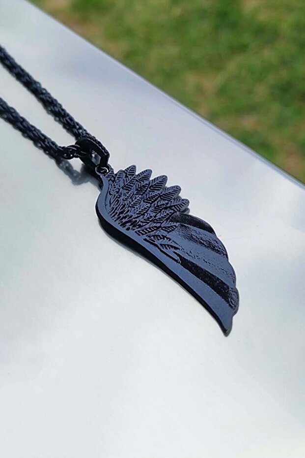 قلادة جناح النسر الأسود - 1