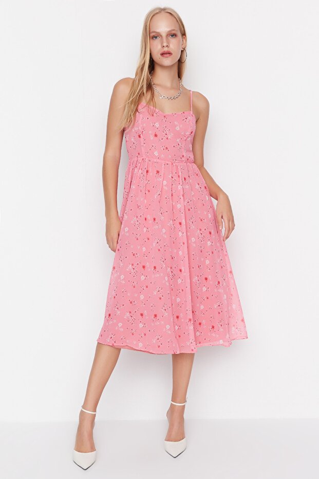 Pembe Çiçekli Şifon Skater/Belden Açılan Askılı Midi Astarlı Dokuma Elbise TWOSS22EL2587 - 2