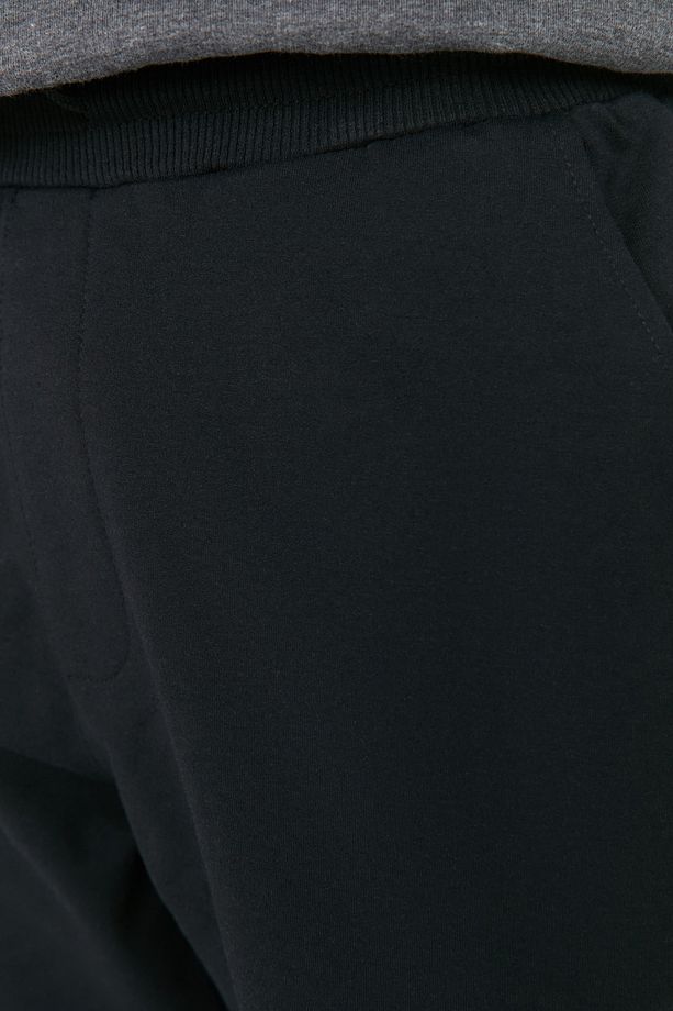 Siyah Basic Regular/Normal Kesim Lastik Paça Jogger Eşofman Altı TMNSS20EA0053 - 13
