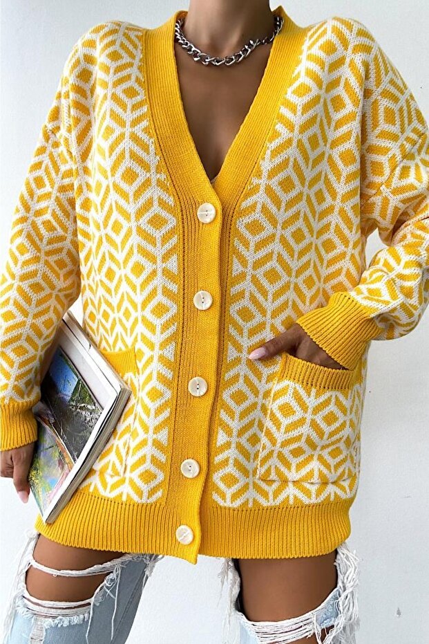 Women's Yellow Geometric Pattern Double Pocket Buttoned Loose Oversize Knitwear Long Cardigan