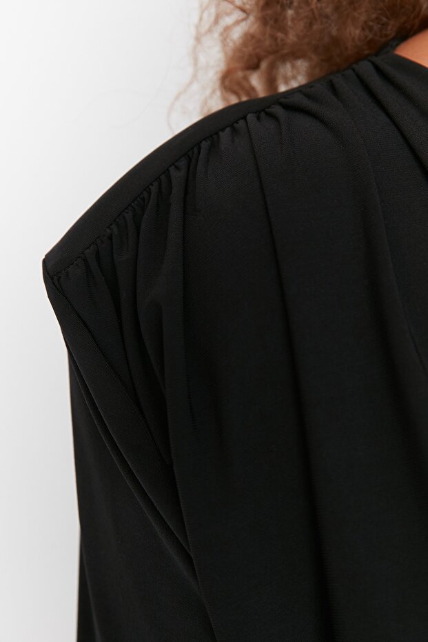 Siyah Vatkalı Kruvaze Kapama Çıtçıtlı Örme Body TBBAW23CS00014 - 4