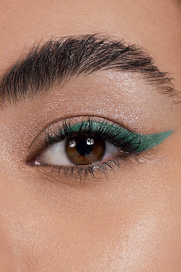 Gel Eyeliner Going Green - 3