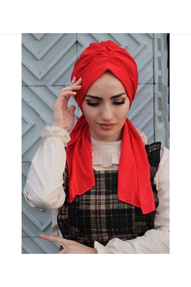 شال نسائي جاهز برباط باللون الأحمر