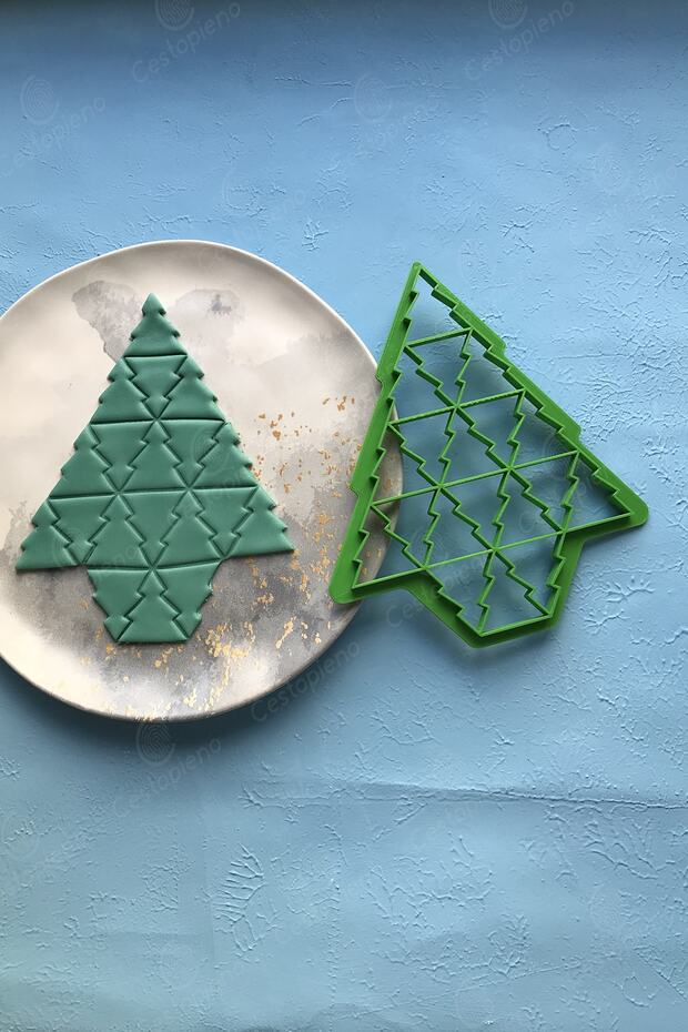 Large Pine Tree Dough Shaper / 19 Compartments / Cookie / Ceramic / Game / Polymer Clay